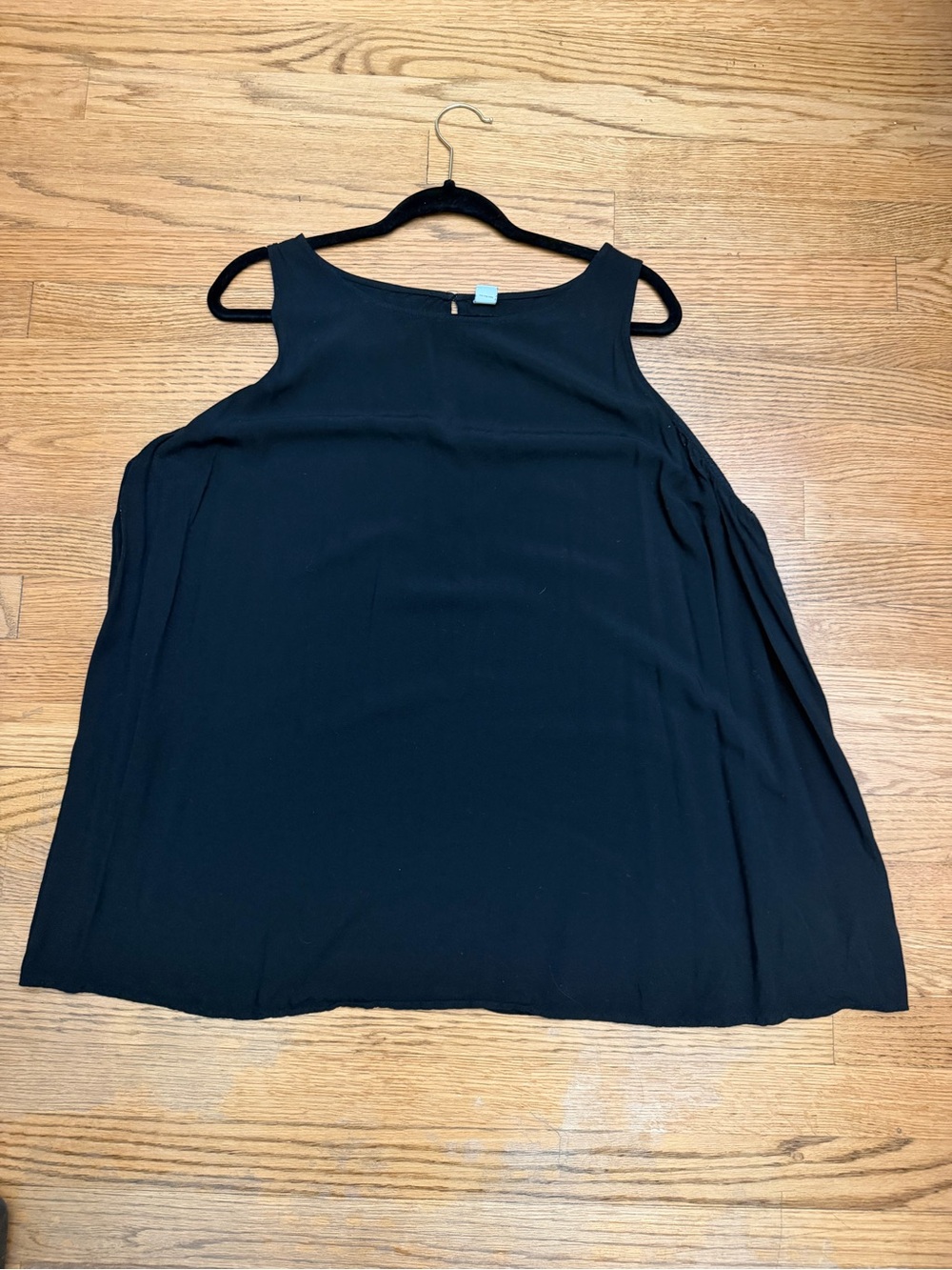 Old Navy Women’s 3X Plus Black Sleeveless Swing Blouse Tank Top Back Button